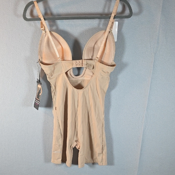 Womens bebe Nude Shapewear Bodysuit Size Medium Mid Thigh Medium Control - Picture 5 of 7